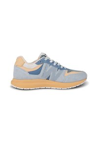 Plave atlantske tenisice od suede i mrežastog materijala sa bež potplatom, s uzorak dizajnom i sistemom vezanja. Akcentirane svijetlosmeđim petom.