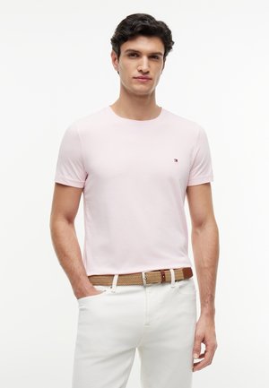 Tommy Hilfiger, SLIM FIT TEE CORE ESSENTIALS - Βασικό μπλουζάκι - pink