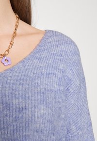 ONLY Petite Stickad tröja - mottled light blue