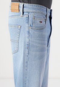 Tommy Jeans OTIS  - Straight leg jeans - denim light