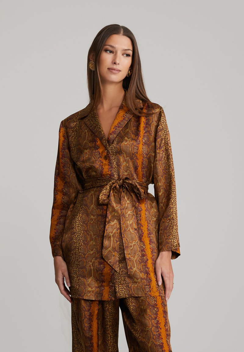 ANDIATA MAYLEN - Skjortebluser - orange/brown