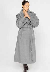 Deni Cler Milano - Klasyczny płaszcz