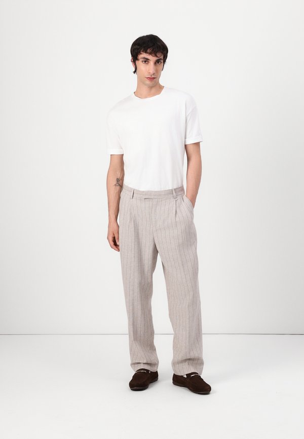 SLHRELAXED MALIK SUN PINSTRIPED - Trousers - oatmeal4
