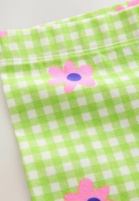No seleccionado, green pink gingham flower