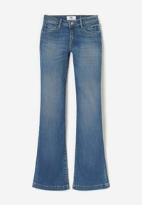 Jean flare bleu clair en denim. Dotés d'un design classique à cinq poches, fermeture à bouton et bords effilochés. Texture lisse sur l'ensemble.