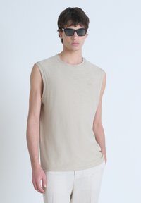 Top - sand
