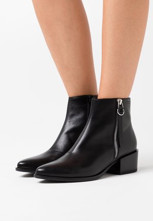 MARJA - Botines bajos - black