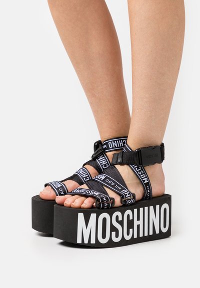 MOSCHINO Sandales à plateforme - nero