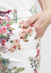 Liu Jo Jeans Chino - white