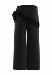 Pantalon noir à jambes larges avec un détail en dentelle enveloppé en diagonale autour de la taille.