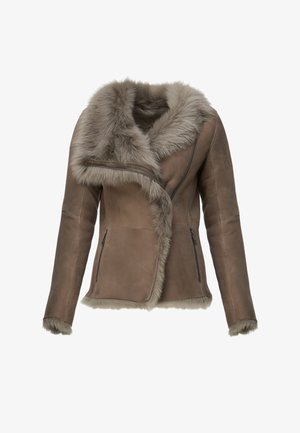 Hnědá kožená bunda s límcem a lemováním z umělé kožešiny, vybavená diagonálním zapínáním na zip a dvěma bočními kapsami na zip. Hladká textura.