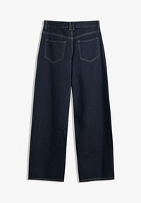Široke jeans hlače v temno indigo barvi. Opremljene s tremi zadnjimi žepi z diagonalnim šivom in kontrastnim šivom ob šivih.