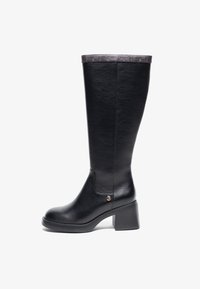 Wybrany, black