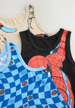Tre tanktoppe med forskellige designs: beige med et tegneserie-inspireret Spider-Man, sort med en dristig rød Spider-Man, og blå ternede med edderkoppe-motiver.