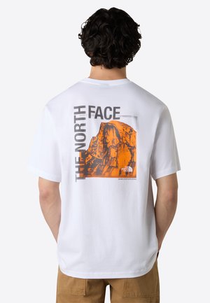 The North Face HALF DOME PHOTO - Print T-shirt - tnf white anthracite gr