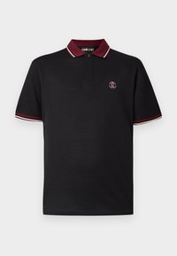 Svart polotrøye med en burgunderkrage med hvite striper. Liten brodert logo på brystet. Kortermet, klassisk passform, bomullsmateriale.