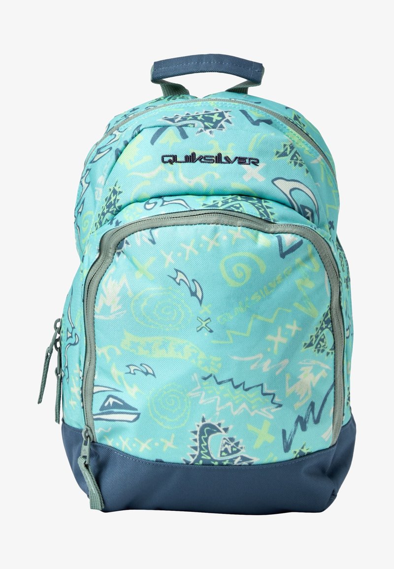 Sac à dos turquoise avec des motifs abstraits en vert et bleu, doté d'une poche avant zippée et d'accents gris à la base et aux zips.