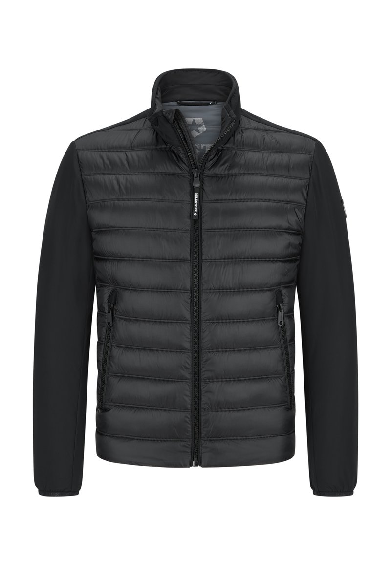 Schwarze Jacke mit gepolsterter Vorderseite und glatten Ärmeln, mit Reißverschluss und seitlichen Taschen. Das Material scheint leicht und wasserabweisend zu sein.