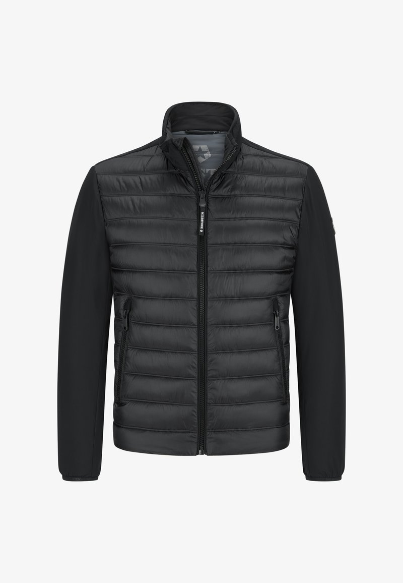 Schwarze Jacke mit gepolsterter Vorderseite und glatten Ärmeln, mit Reißverschluss und seitlichen Taschen. Das Material scheint leicht und wasserabweisend zu sein.