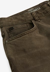 Next REGULAR FIT OVERDYED - Jean droit - brown
