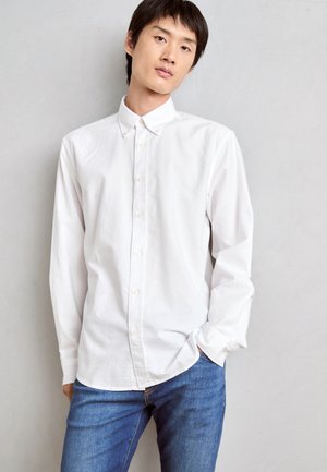 BUTTON DOWN COLLAR LONG SLEEVES ROUND HEM - Krekls - white