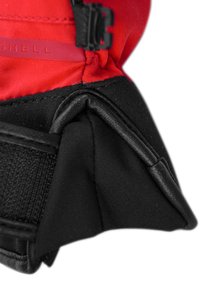 Tessuto rosso con accenti testurizzati neri, caratterizzato da una forma curva, un bordo cucito e un fermaglio. Il materiale sembra durevole e resistente alle intemperie.