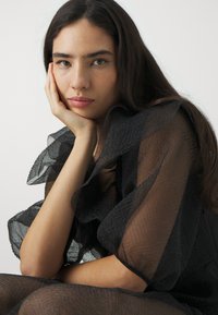 Custommade JAQUELINA czarny