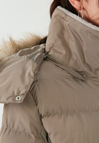 LELA Žieminis paltas - dark beige