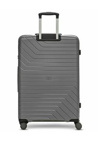 Hartschalenkoffer in Grau mit diagonalem Texturmuster, einem ausziehbaren Griff und vier schwarzen Rollen für Mobilität.