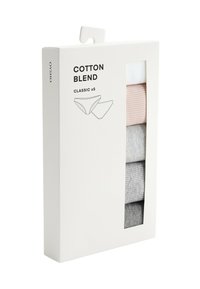 Lot de cinq culottes classiques pour femmes en mélange de coton, en blanc, rose et nuances de gris, dans un emballage blanc de vente au détail avec fenêtre transparente.