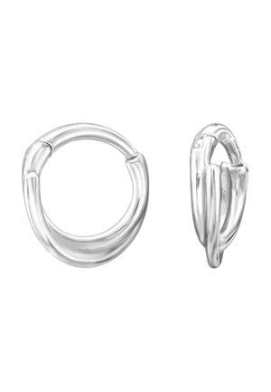 Coppia di piccoli orecchini a cerchio in argento liscio e lucido, mostrati da angolazioni frontale e laterale su sfondo bianco.