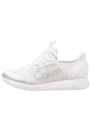 Sneakers - white