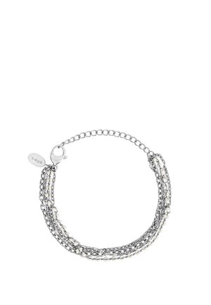 Pulsera de cadena de plata con múltiples hebras y pequeños cuentas blancas, que cuenta con un cierre de langosta y una etiqueta ovalada de marca.