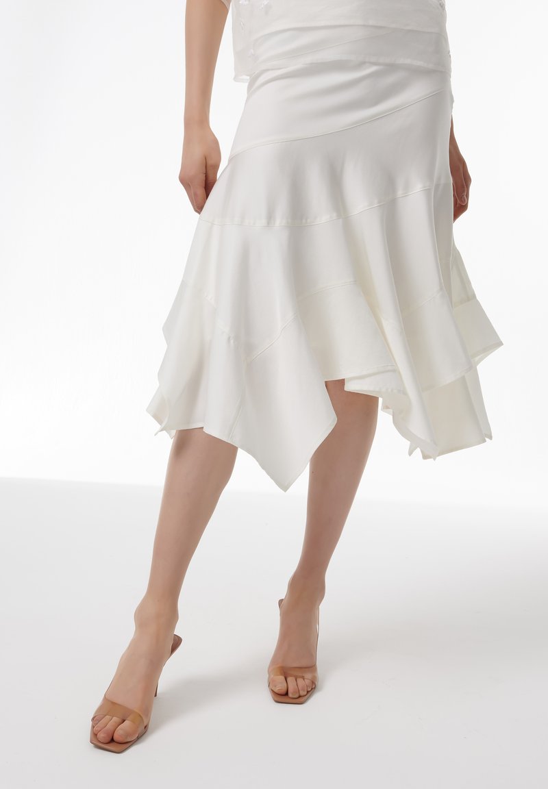 Leem Falda acampanada - white