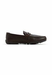 Brune læder loafers med rund tå, dekorativ syning og en metallisk accent ved vamps. Gummisål for bedre greb.