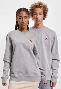 Unselected, grey melange