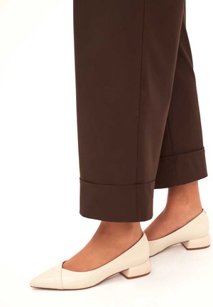 Kazar Tacones - off-white