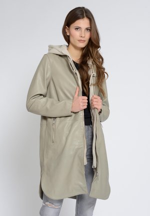 Maze - Krótki płaszcz