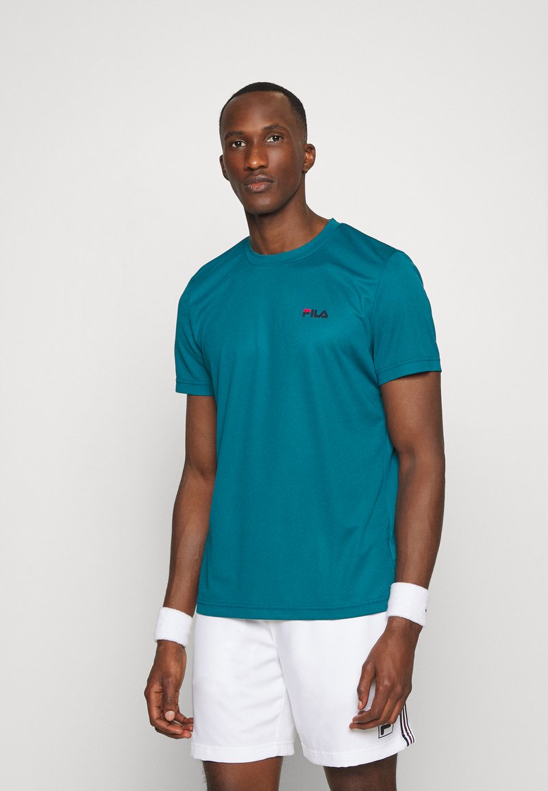 Herren Shirts | Fila LOGO SMALL T-Shirt basic blue coral/blau - ZZ13137 Herren Shirts | Fila LOGO SMALL T-Shirt basic blue coral/blau - ZZ13137