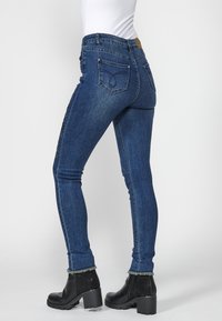 Koroshi Slimfit džínsy - azul osc   dark blue