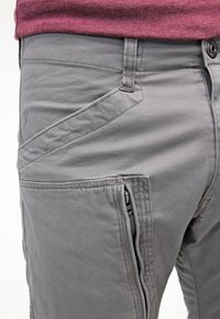 G-STAR Tygbyxor - dark grey