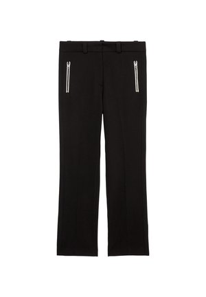 Czarne spodnie o prostych nogawkach z szlufkami na pasek i dwoma pionowymi przednimi kieszeniami na zamek błyskawiczny z srebrnym wykończeniem.