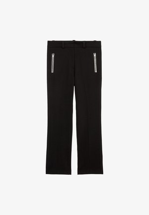 Pantalon noir à jambes droites avec passants pour ceinture et deux poches avant verticales zippées avec une finition argentée.