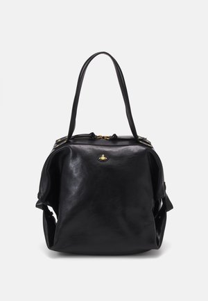 Schwarze Lederhandtasche mit einer weichen Textur, doppelten Griffen, goldenen Hardware-Akzenten, Reißverschluss oben und einer abgerundeten Silhouette.