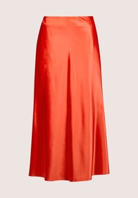 Satin, orange Midikleid mit glatter Oberfläche, ausgestelltem Design und einem schlichten Bund. Keine sichtbaren Muster oder Verzierungen.