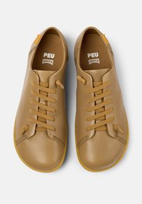 Camper PEU CAMI - Zapatos con cordones - mittelbraun