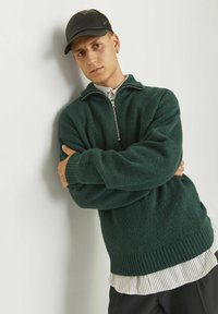 Jack & Jones JOROLLIE HALF ZIP - Strickpullover - sea moss