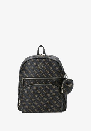 Mochila negra con patrón, hecha de material texturizado, con detalles en dorado, múltiples bolsillos con cremallera, forma redondeada y un pequeño bolso extraíble.