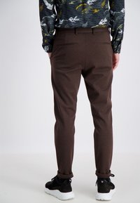 Lindbergh Chinos - brown