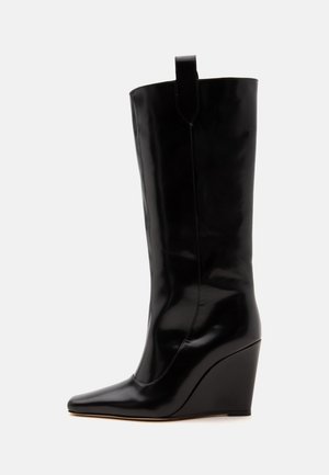 BY FAR DRAMA - Bottes compensées - black